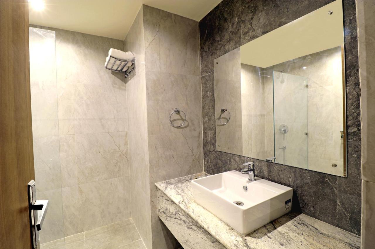 Starlit Suites Newtown Calcutta Exterior foto