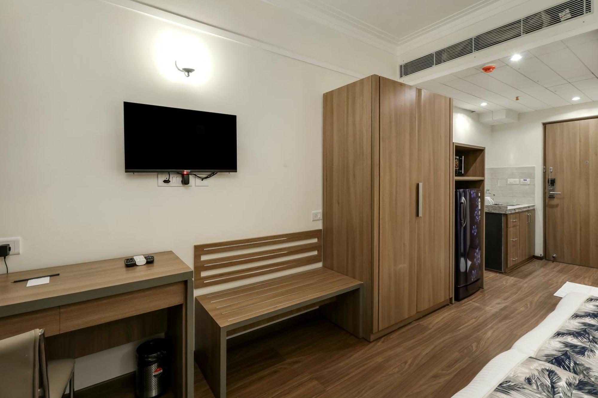 Starlit Suites Newtown Calcutta Exterior foto