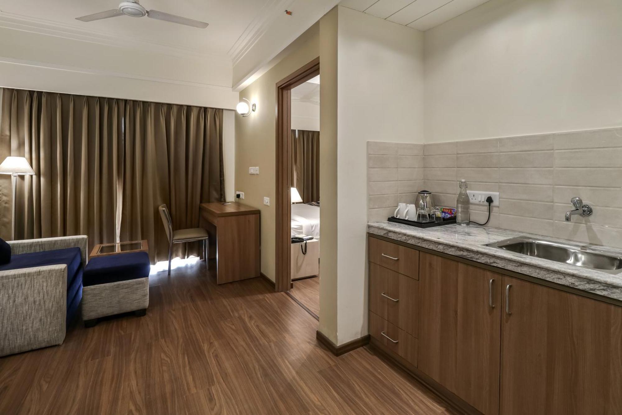 Starlit Suites Newtown Calcutta Exterior foto