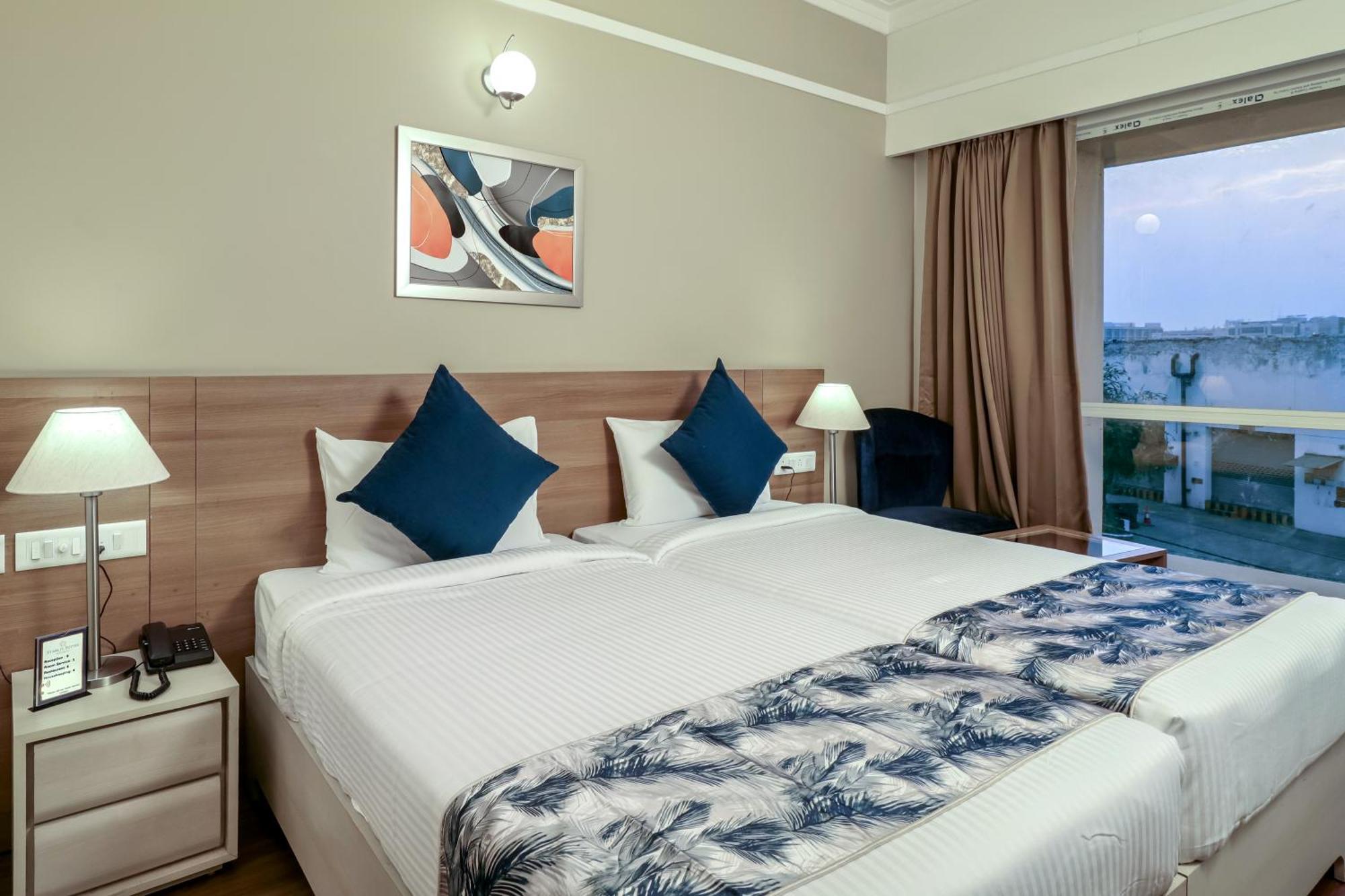 Starlit Suites Newtown Calcutta Exterior foto
